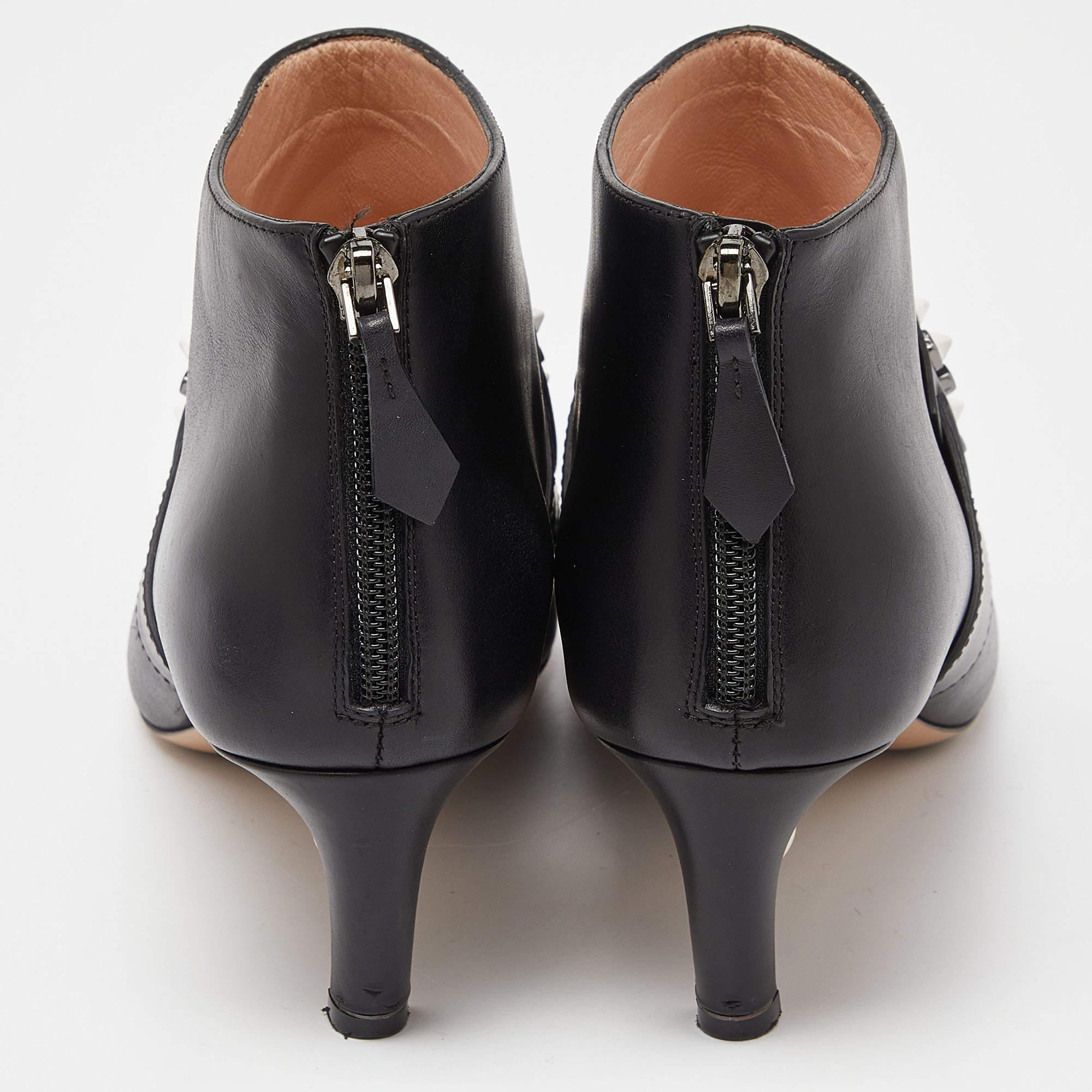 Nicholas Kirkwood Black Leather Faux Pearl Pointed Toe Ankle Boots Size 38.5 For Sale 1