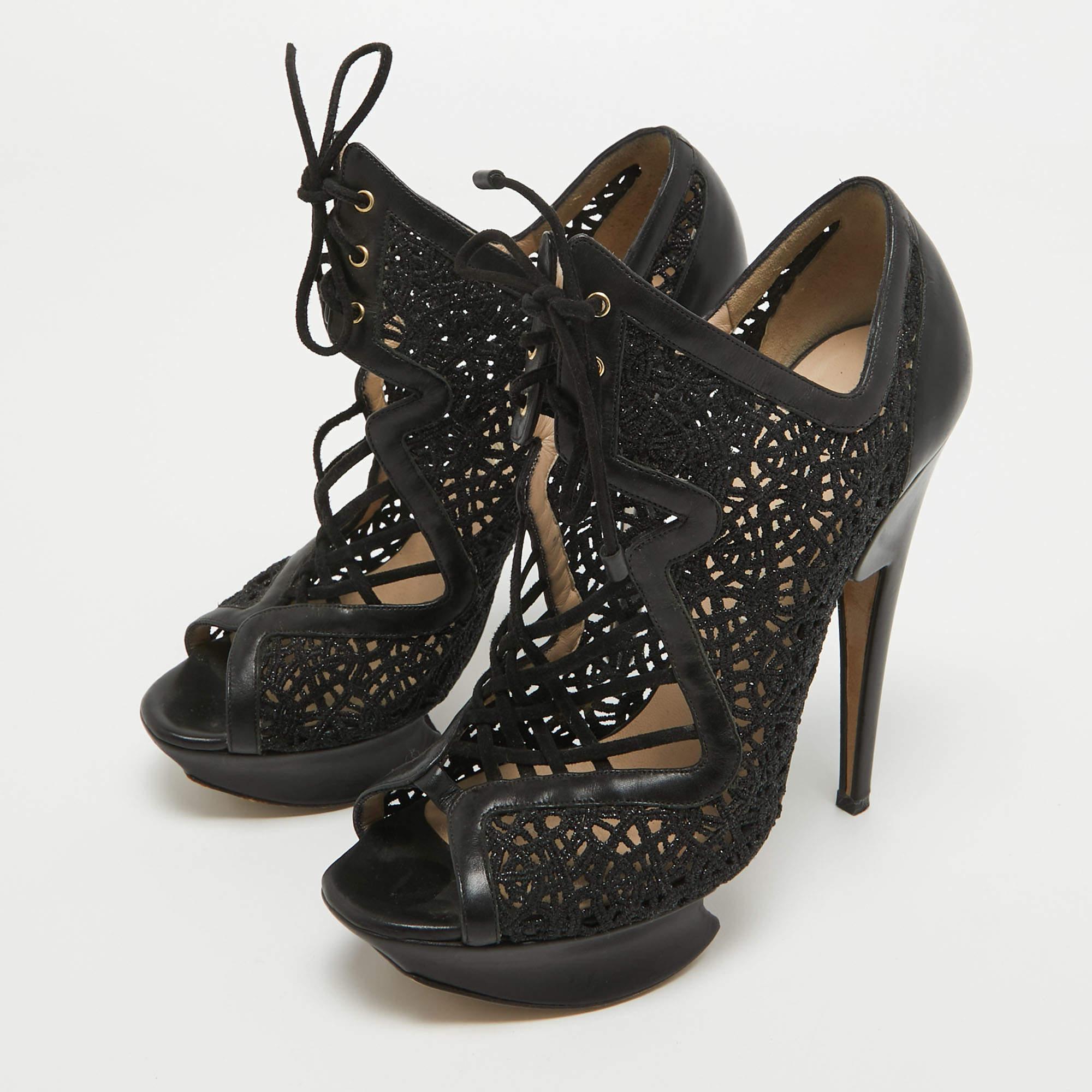 Enjoy the most fashionable days with these stylish booties. Modern in design and craftsmanship, they are fashioned to keep you comfortable and chic!