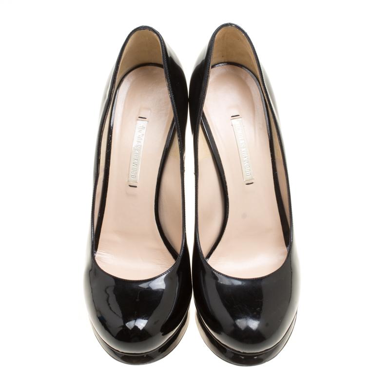 Nicholas Kirkwood Black Patent Platform Pumps Size 38.5 In Good Condition In Dubai, Al Qouz 2