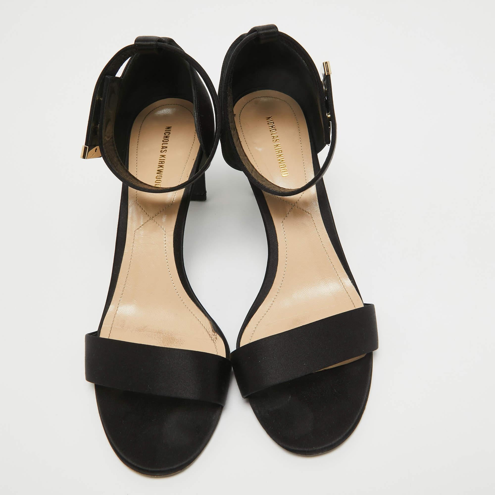 Nicholas Kirkwood Black Satin Pearl Detail Ankle Strap Sandals Size 41 In Good Condition For Sale In Dubai, Al Qouz 2
