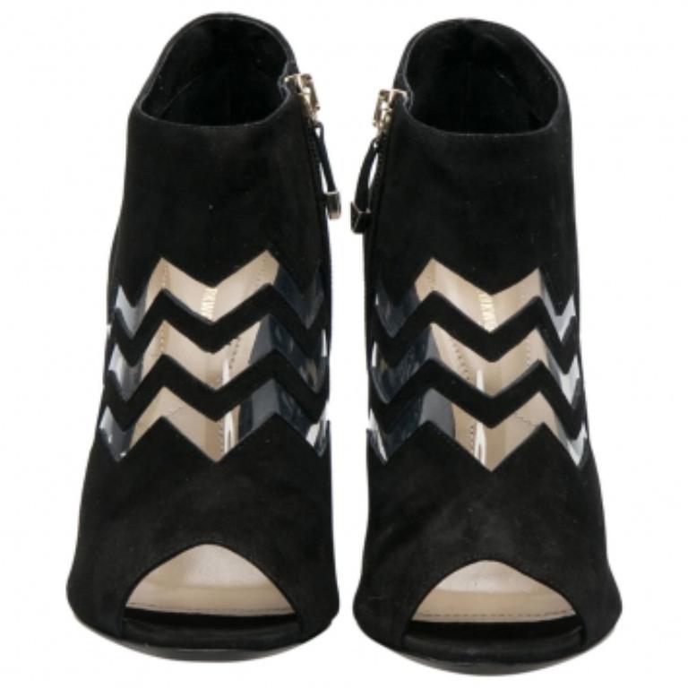 Nicholas Kirkwood Black Suede And PVC Chevron Peep Toe Ankle Booties Size 38.5 (Schwarz) im Angebot