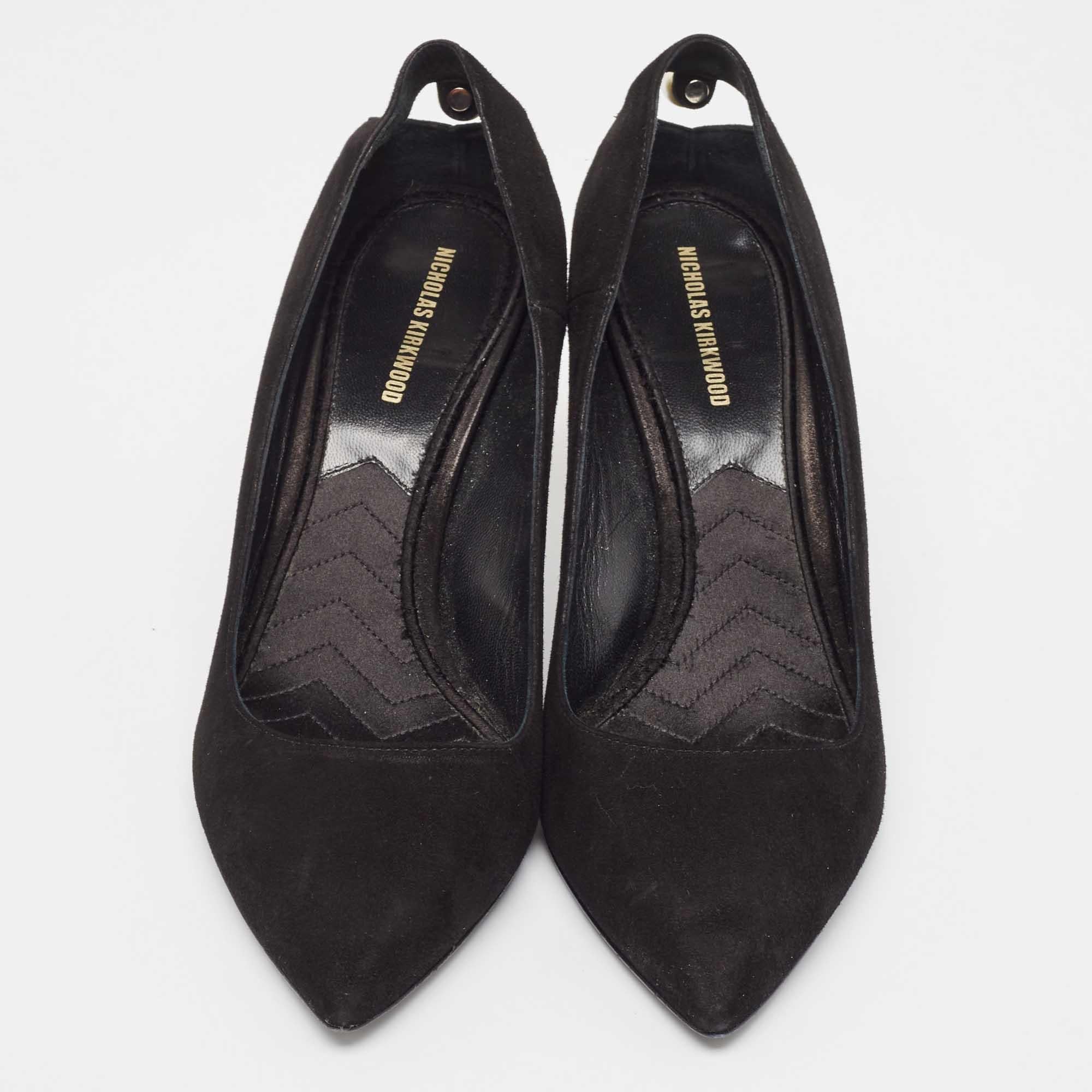 Nicholas Kirkwood Black Suede Faux Pearl Detail Pumps Size 38 In Good Condition For Sale In Dubai, Al Qouz 2