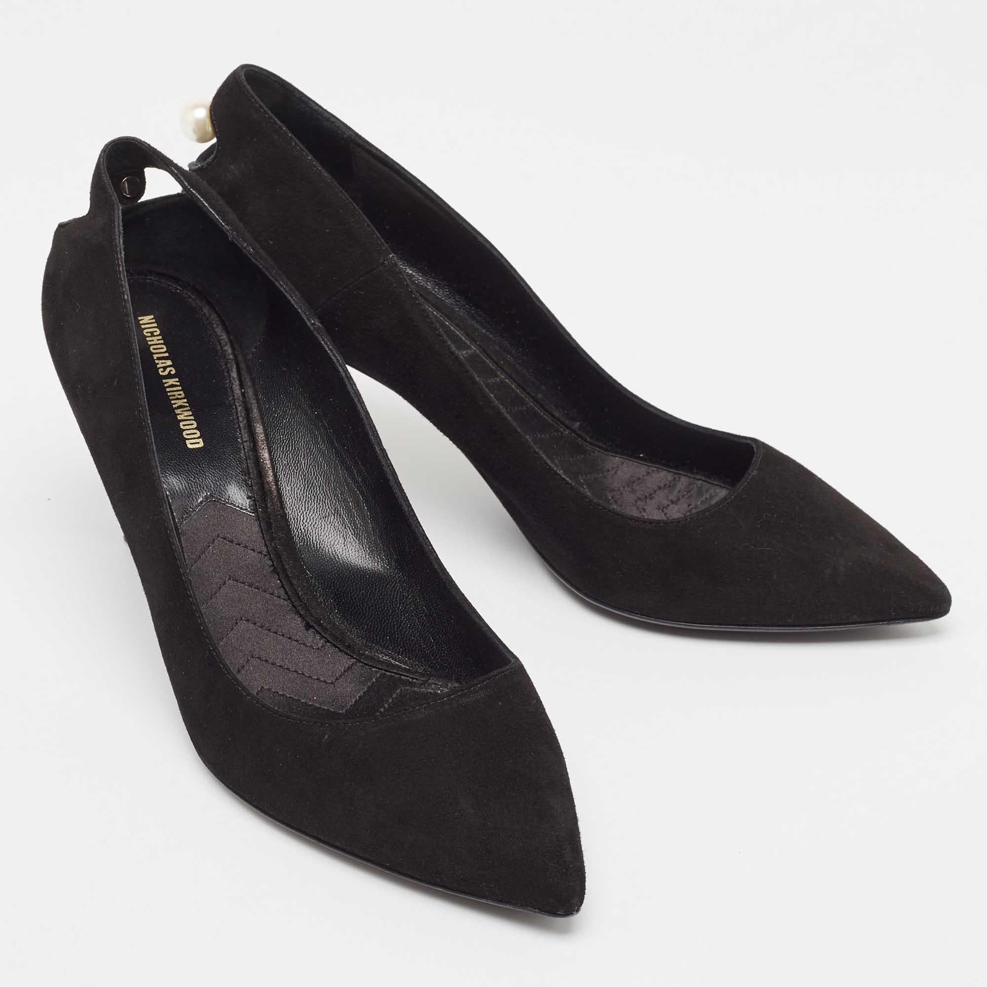 Women's Nicholas Kirkwood Black Suede Faux Pearl Detail Pumps Size 38 For Sale