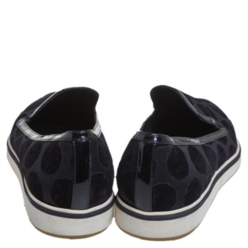 Nicholas Kirkwood Black Velvet And Patent Leather Pointed Toe Flats Size 36 In Good Condition For Sale In Dubai, Al Qouz 2