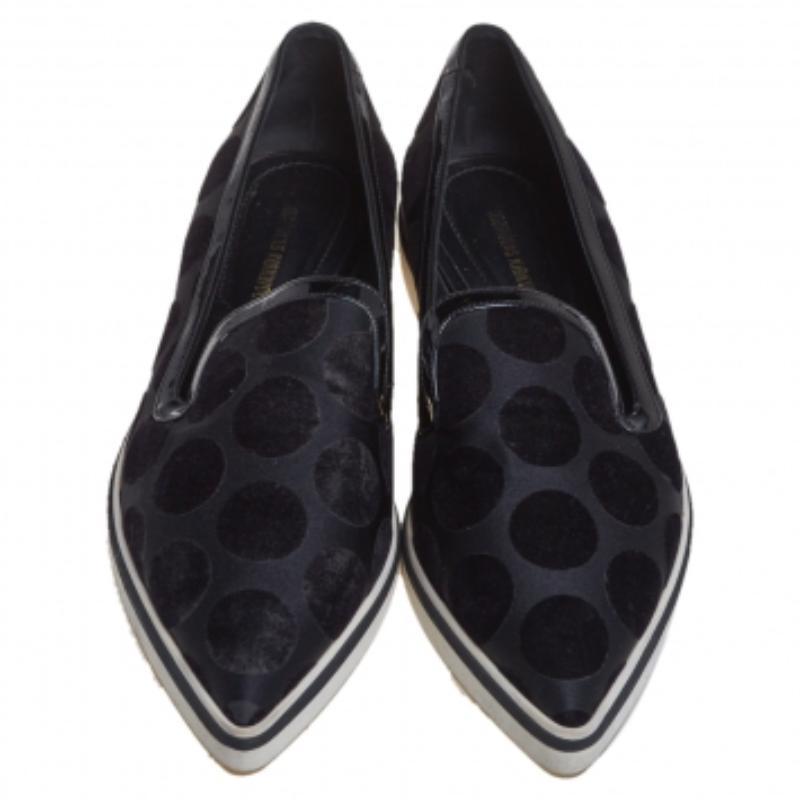 Women's Nicholas Kirkwood Black Velvet And Patent Leather Pointed Toe Flats Size 36 For Sale