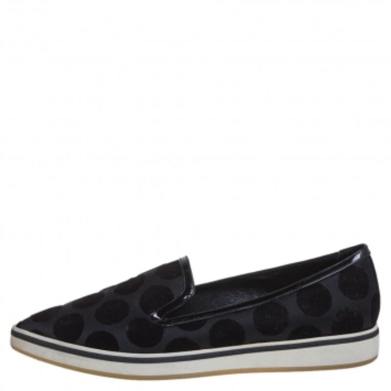 Nicholas Kirkwood Black Velvet And Patent Leather Pointed Toe Flats Size 36 For Sale 2