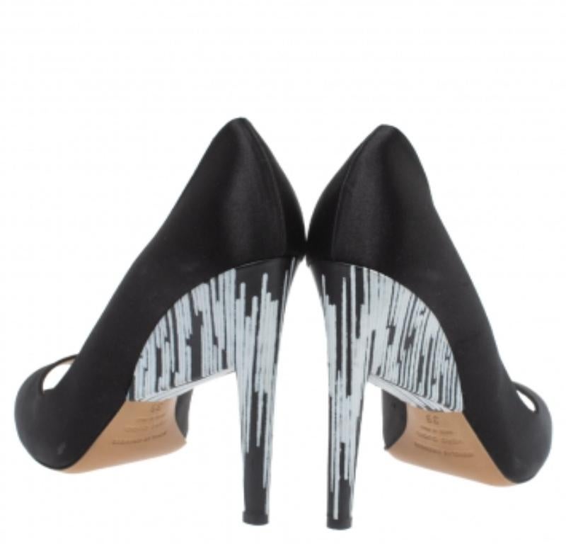 Nicholas Kirkwood Black/White Satin Peep Toe Pumps Size 39 For Sale 2