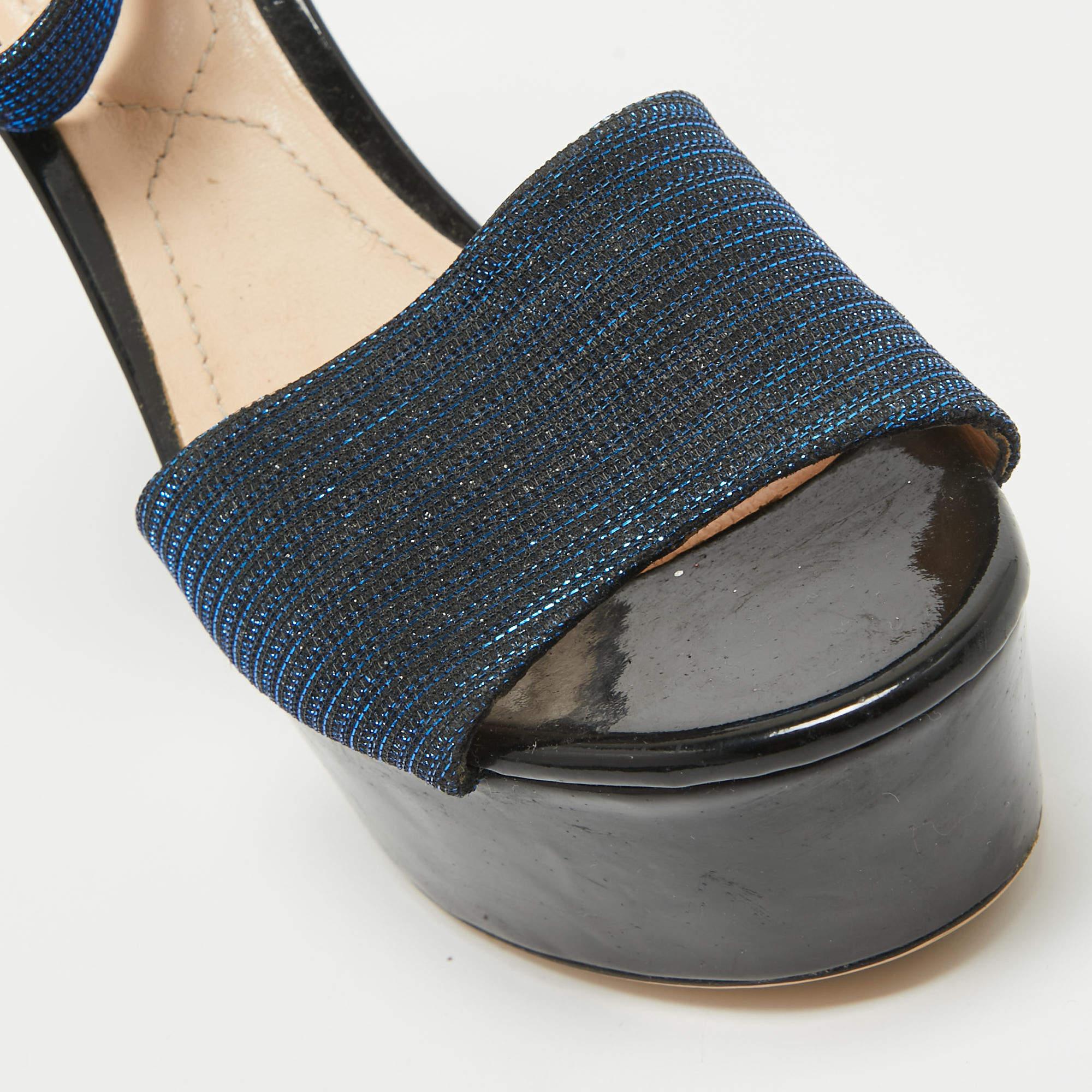 Nicholas Kirkwood Blue/Black Lurex Fabric and Patent Maya Sandals Size 38 For Sale 3