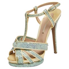Nicholas Kirkwood Sandalias de plataforma con tira en T de piel azul y purpurina talla 37,5