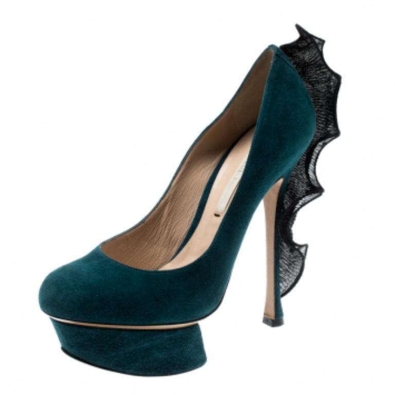 Nicholas Kirkwood - Décolleté con plateau in camoscio blu con volant Taglia 36.5 In condizioni buone in vendita a Dubai, Al Qouz 2