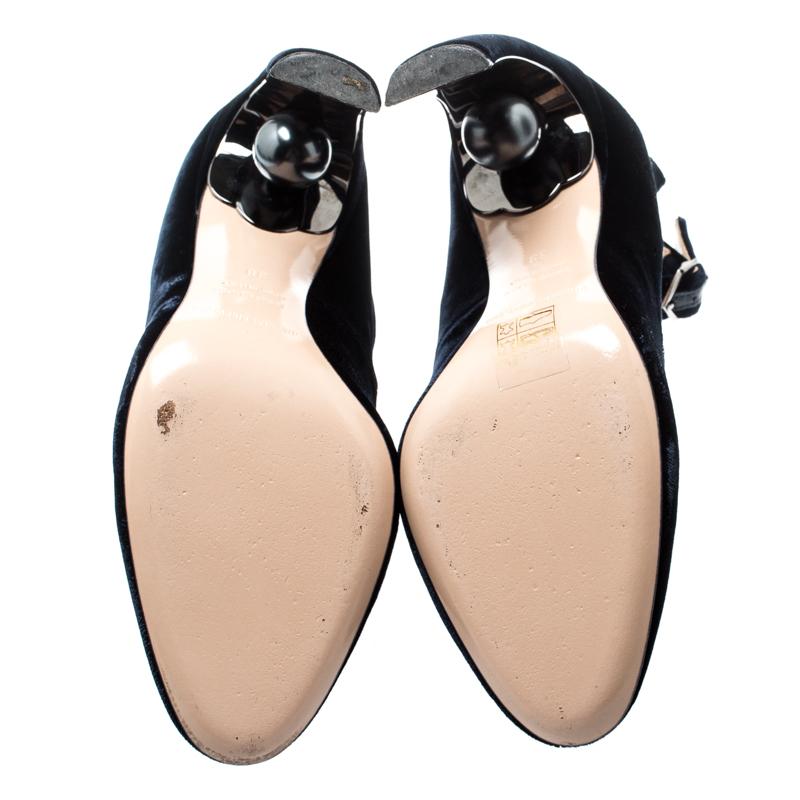Nicholas Kirkwood Blue Velvet Lola Pearl-Detail High Heel Sandals 38 In Good Condition In Dubai, Al Qouz 2