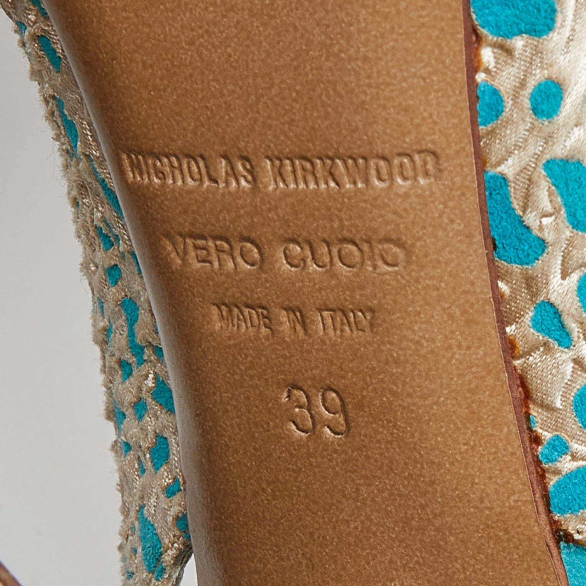 Nicholas Kirkwood Blue/White Textured Suede Pearl Slingback Sandals Size 39 For Sale 4