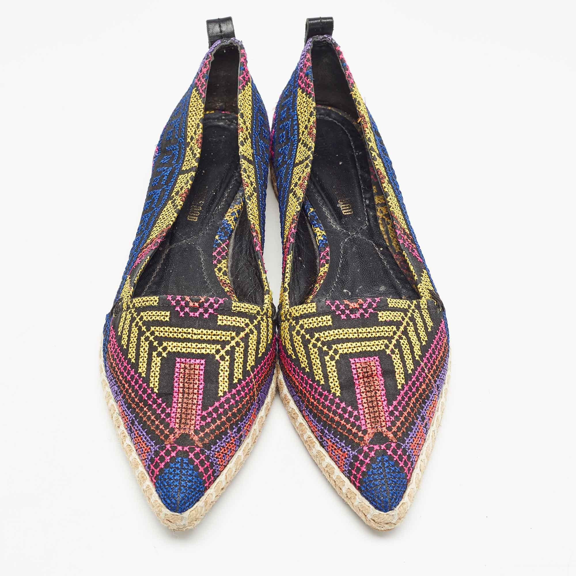 Noir Nicholas Kirkwood Espadrilles mexicaines brodées à bout pointu, taille 37 en vente