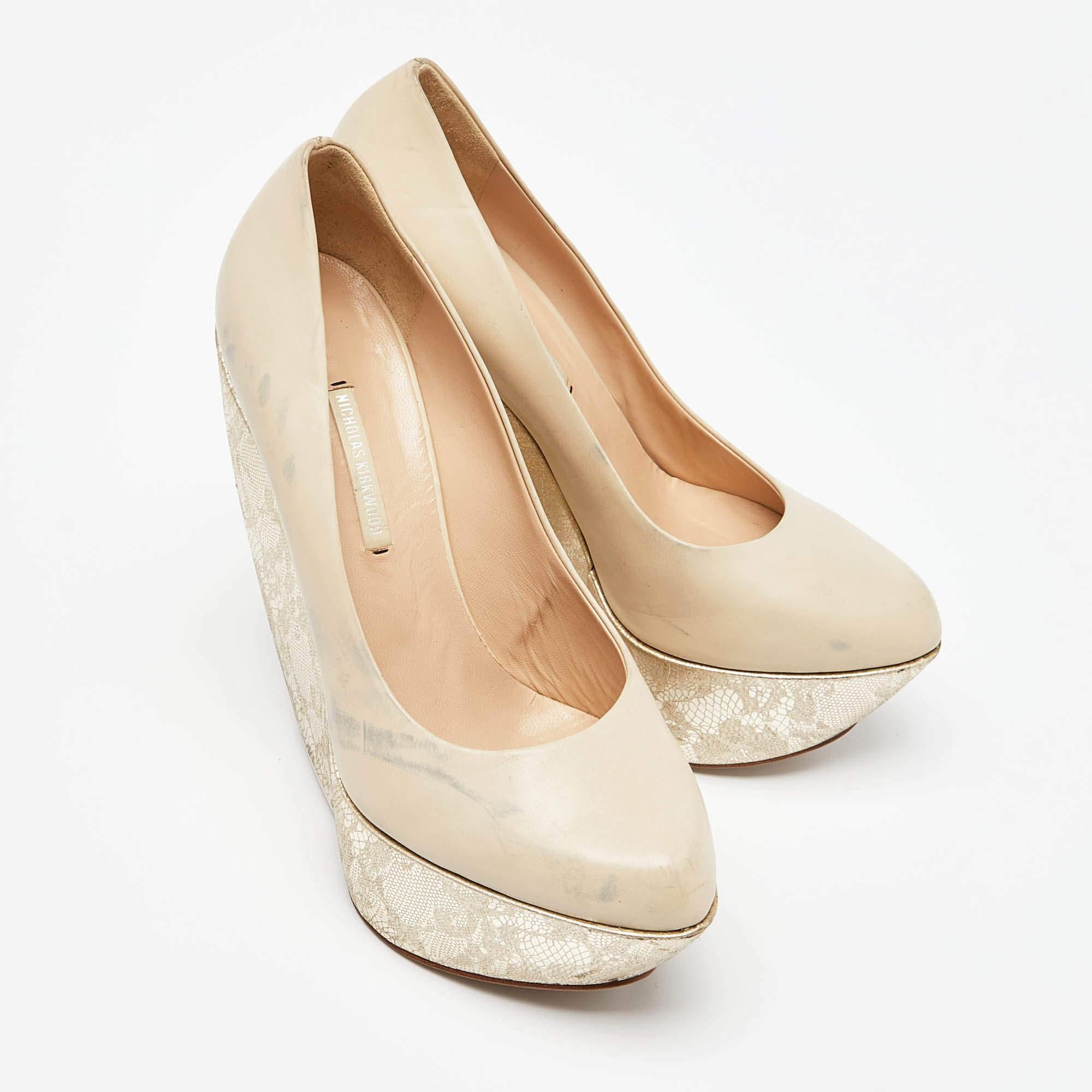 Nicholas Kirkwood Cream Leather Wedge Platform Pumps Size 39 In Good Condition For Sale In Dubai, Al Qouz 2