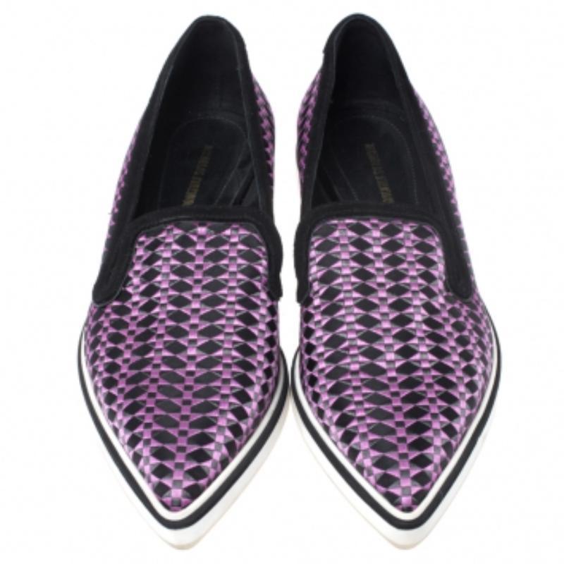 Noir Nicholas KIRKWOOD Mocassins à bout pointu en satin brodé et en daim Alona Taille 38 en vente