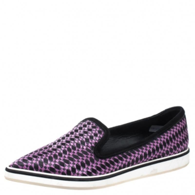 Nicholas KIRKWOOD Mocassins à bout pointu en satin brodé et en daim Alona Taille 38 Bon état - En vente à Dubai, Al Qouz 2