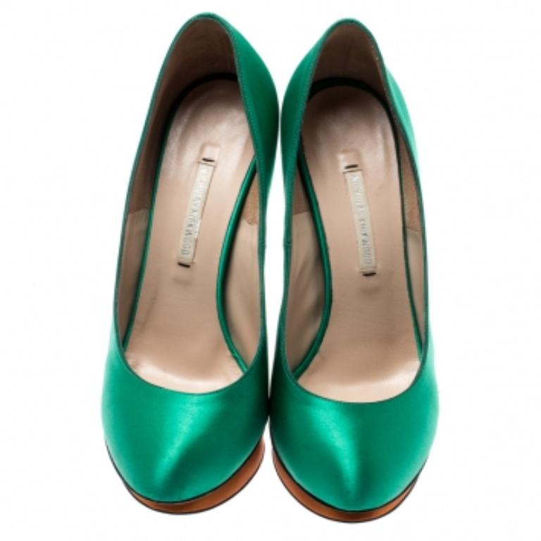 Nicholas Kirkwood Green Satin Platform Pumps Size 36.5 Bon état - En vente à Dubai, Al Qouz 2
