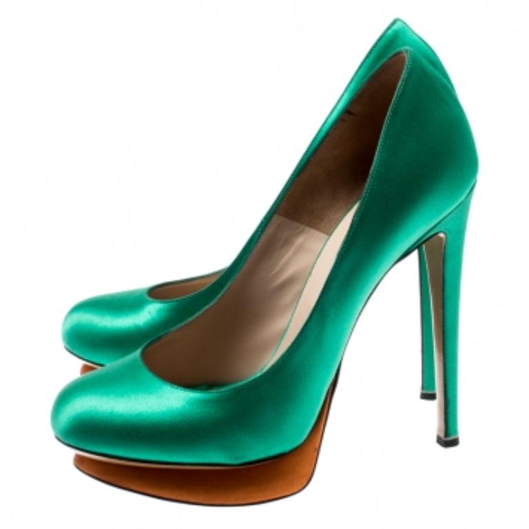 Nicholas Kirkwood Green Satin Platform Pumps Size 36.5 en vente 2