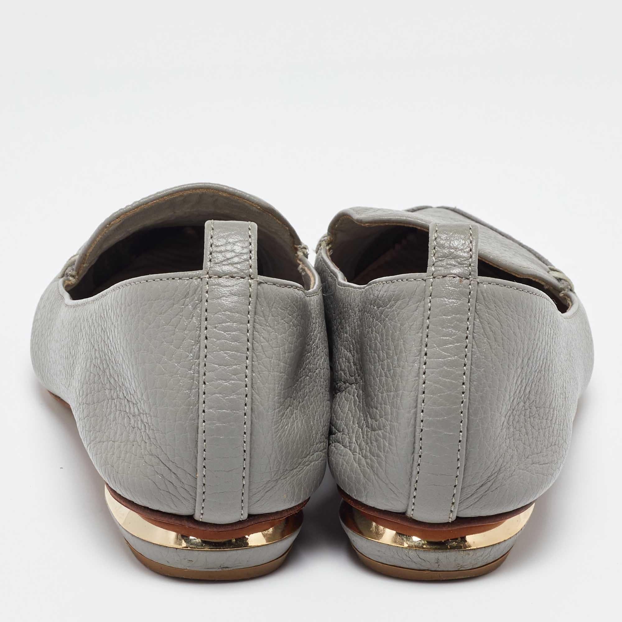 Women's Nicholas Kirkwood Grey Leather Beya Pointed-Toe Loafers Size 38 For Sale