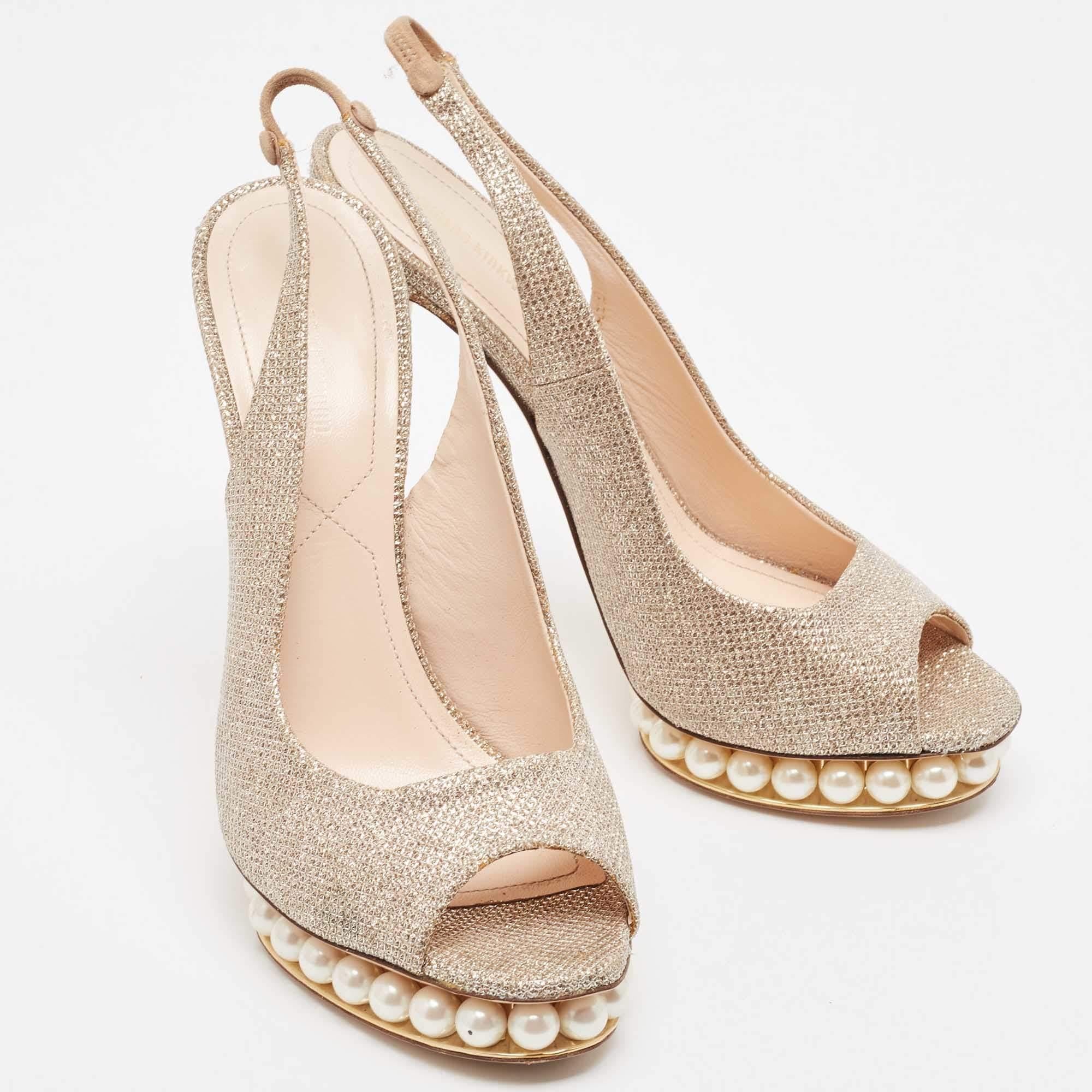 Nicholas Kirkwood Lurex Pearl Embellished Platform Slingback Sandals Size 40 In Good Condition In Dubai, Al Qouz 2