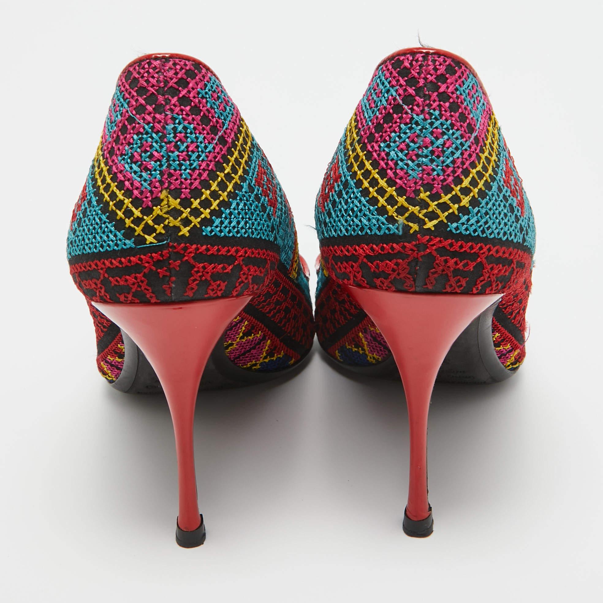 Nicholas Kirkwood escarpins à bout pointu en tissu mexicain multicolore taille 37 Pour femmes en vente