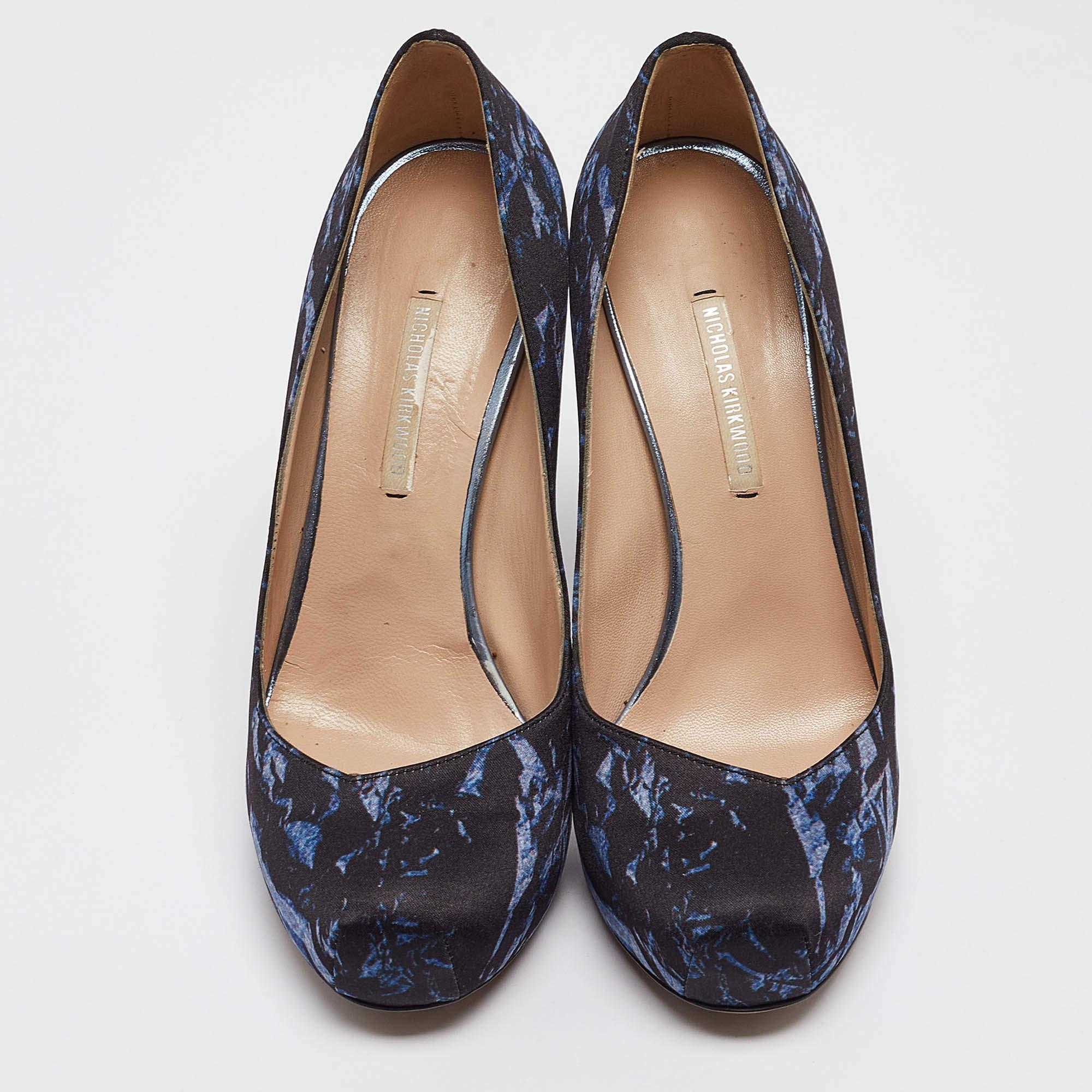 Black Nicholas Kirkwood Navy Blue Print Satin Platform Pumps Size 37.5 For Sale