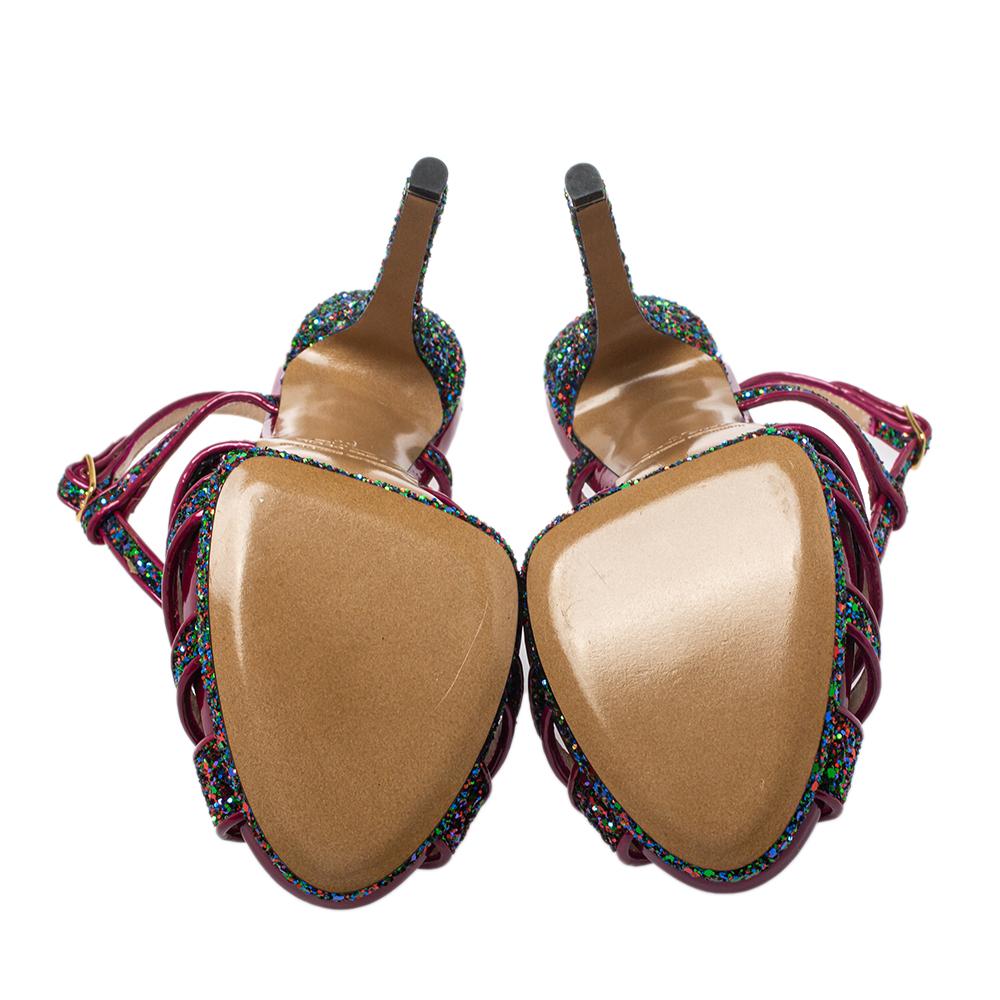 Women's Nicholas Kirkwood Patent Leather and Glitter T Strap Platform Sandals Size 39 For Sale