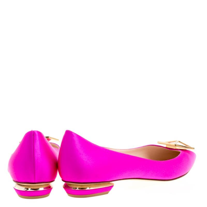 Nicholas Kirkwood Pink Satin Eden Crystal Embellished Pointed Toe Flats Size 40 In Excellent Condition In Dubai, Al Qouz 2