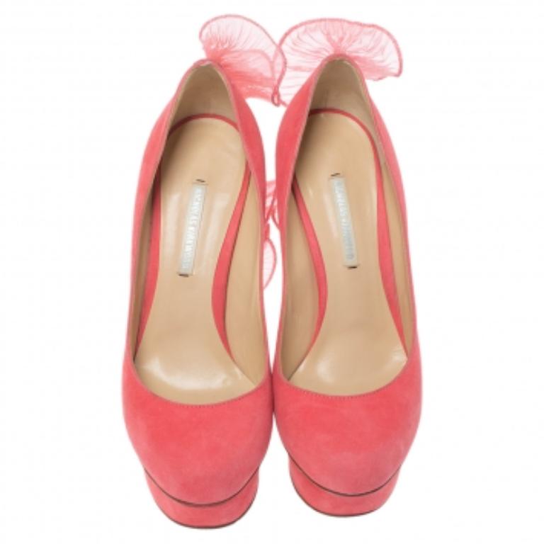Nicholas Kirkwood Pink Suede Ruffle Trimmed Platform Pumps Size 36.5 In Good Condition For Sale In Dubai, Al Qouz 2