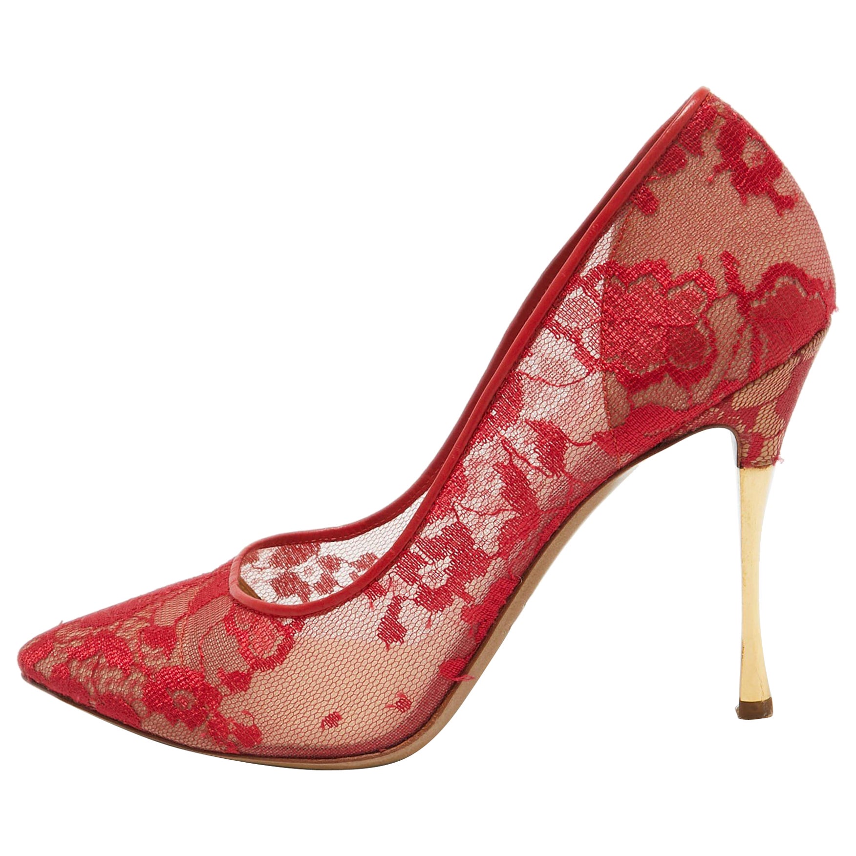 Nicholas Kirkwood Bombas con puntera de encaje floral rojo talla 38