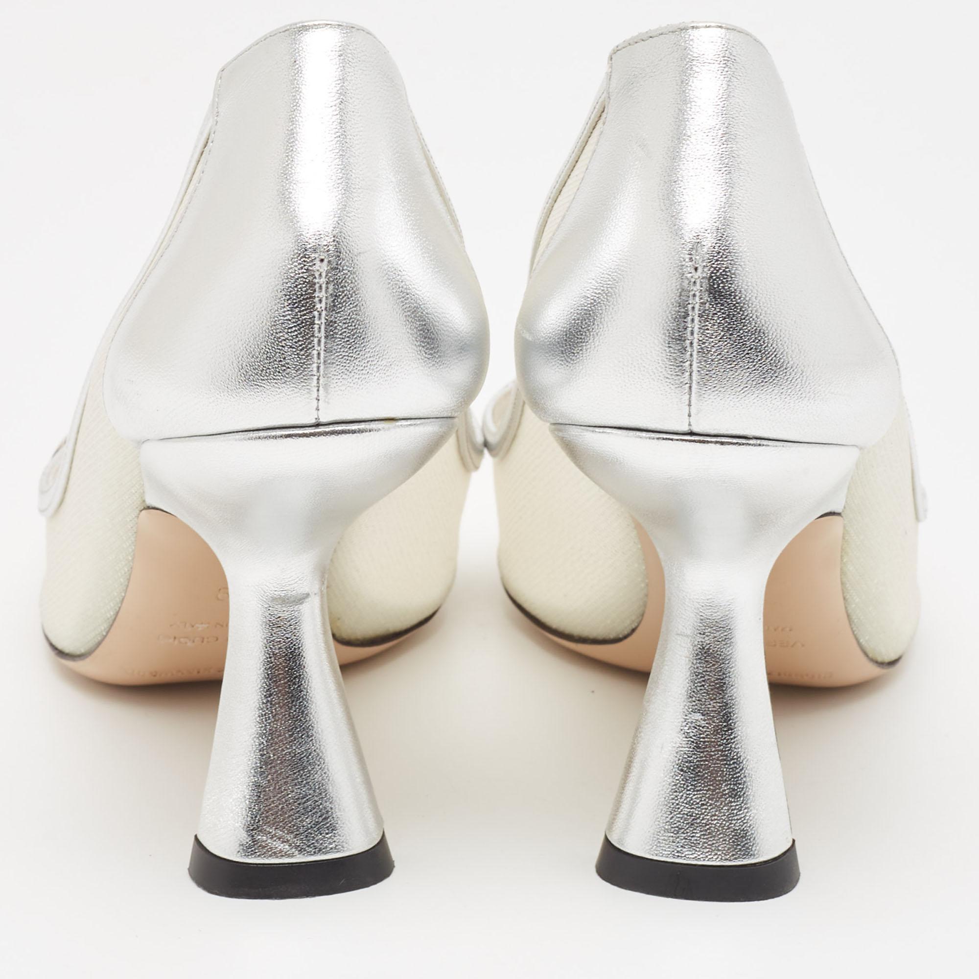 Nicholas Kirkwood Silver Leather and Mesh Monstera Pumps Size 39 In Good Condition For Sale In Dubai, Al Qouz 2