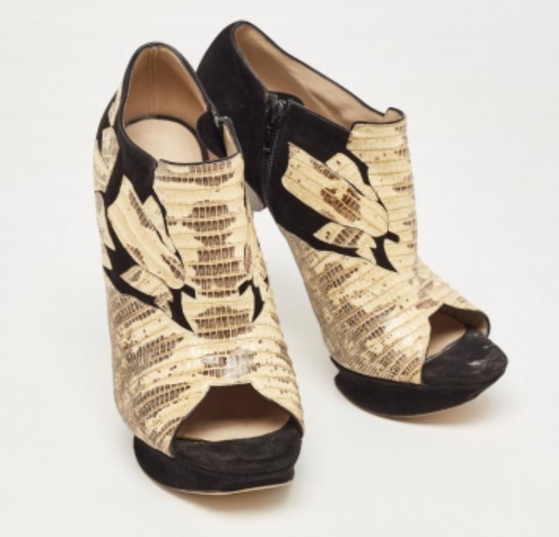 Nicholas Kirkwood Suede and Embossed Lizard Open Toe Platform Booties Size 40.5 For Sale 1