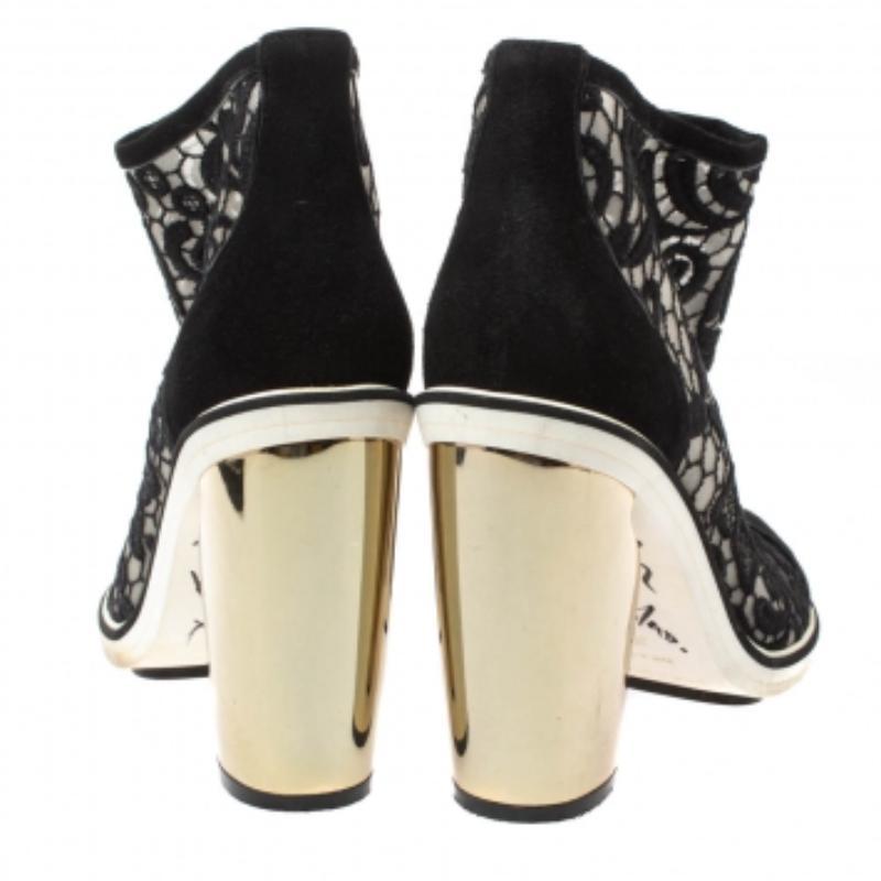 Nicholas Kirkwood Suede and Embroidered Mesh Block Heel Ankle Boots Size 36.5 In Good Condition For Sale In Dubai, Al Qouz 2