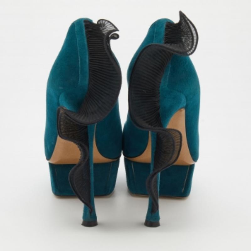 Nicholas Kirkwood Blu/Nero in pelle scamosciata e tessuto a balze con plateau Taglia 37 in vendita 2