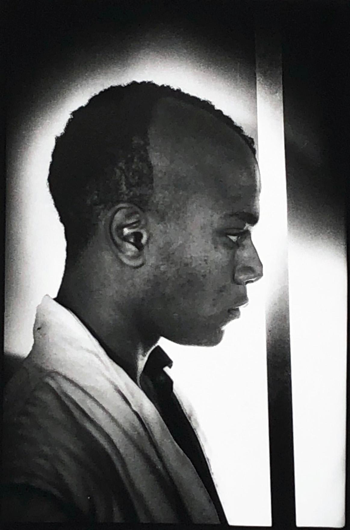 Nicholas Taylor Black and White Photograph – Seltene Basquiat-Fotografie (Basquiat Gray)