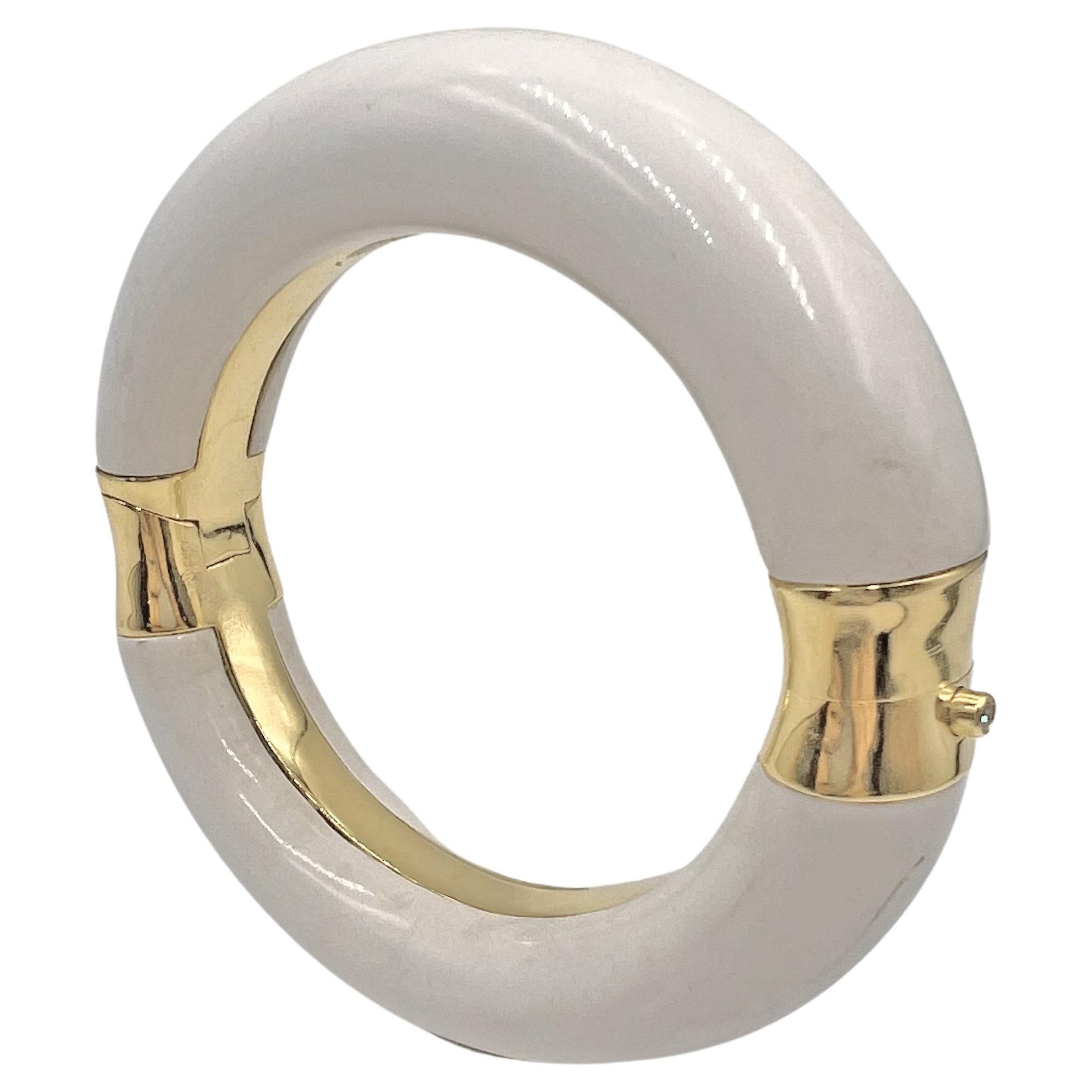 Nicholas Varney Cocholong 18k Gold Bangle Bracelet For Sale