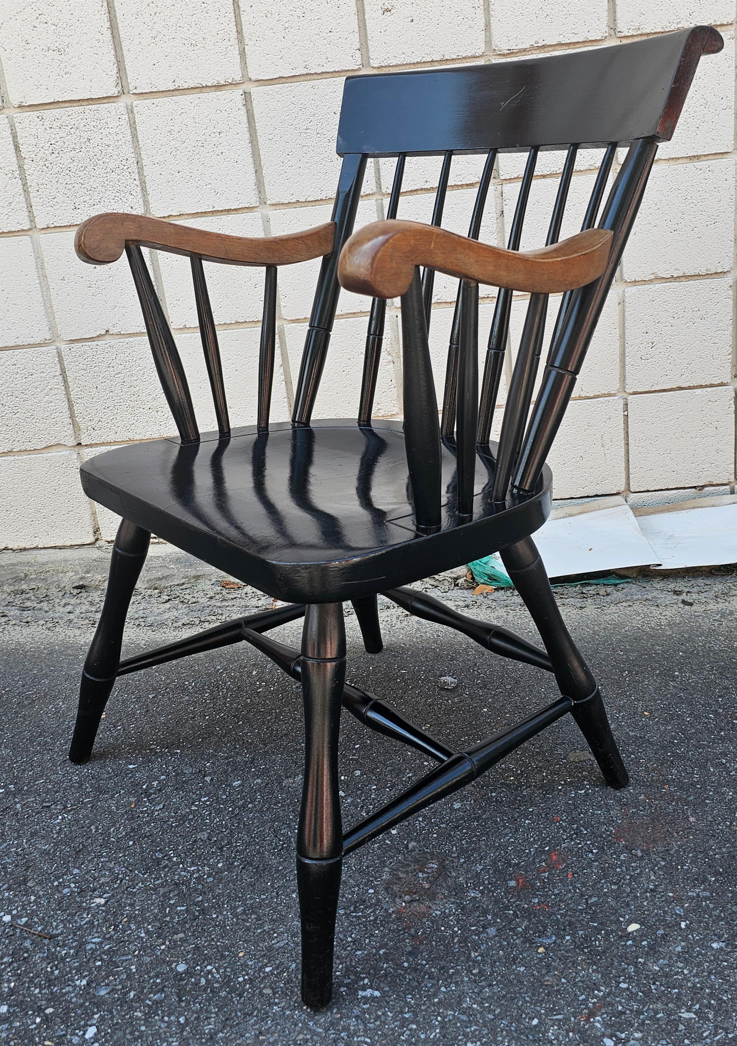 Nichols and Stone Windsor-Sessel aus ebonisiertem Ahornholz und Stein, 20. Jahrhundert (amerikanisch) im Angebot