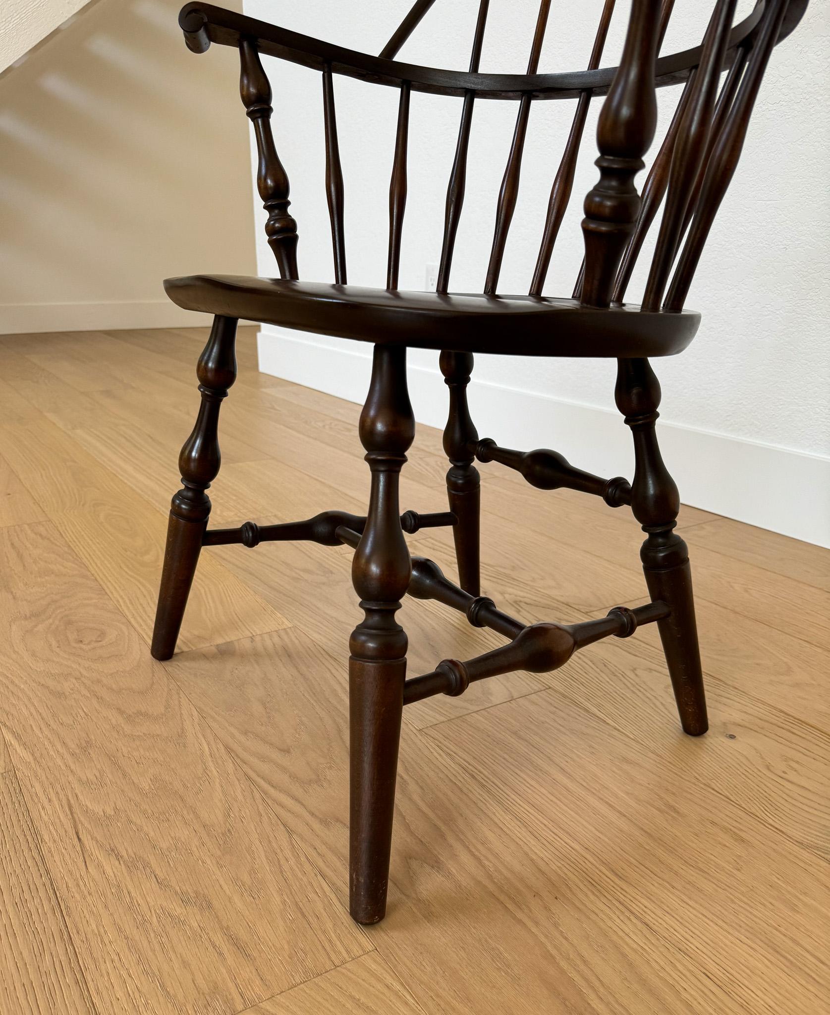 Nichols & Stone American Comb Back Windsor Chair, United States, 20th Century In Good Condition In San Juan Capistrano, CA