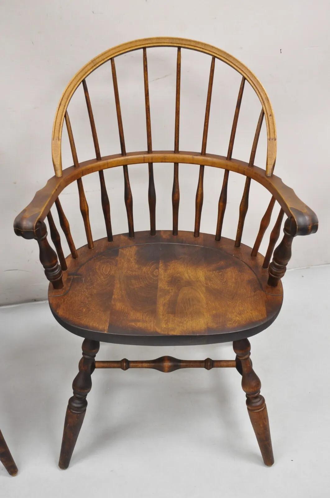 Nichols & Stone Rock Maple Wood Bowback Colonial Windsor Arm Chairs - a Pair In Good Condition For Sale In Philadelphia, PA