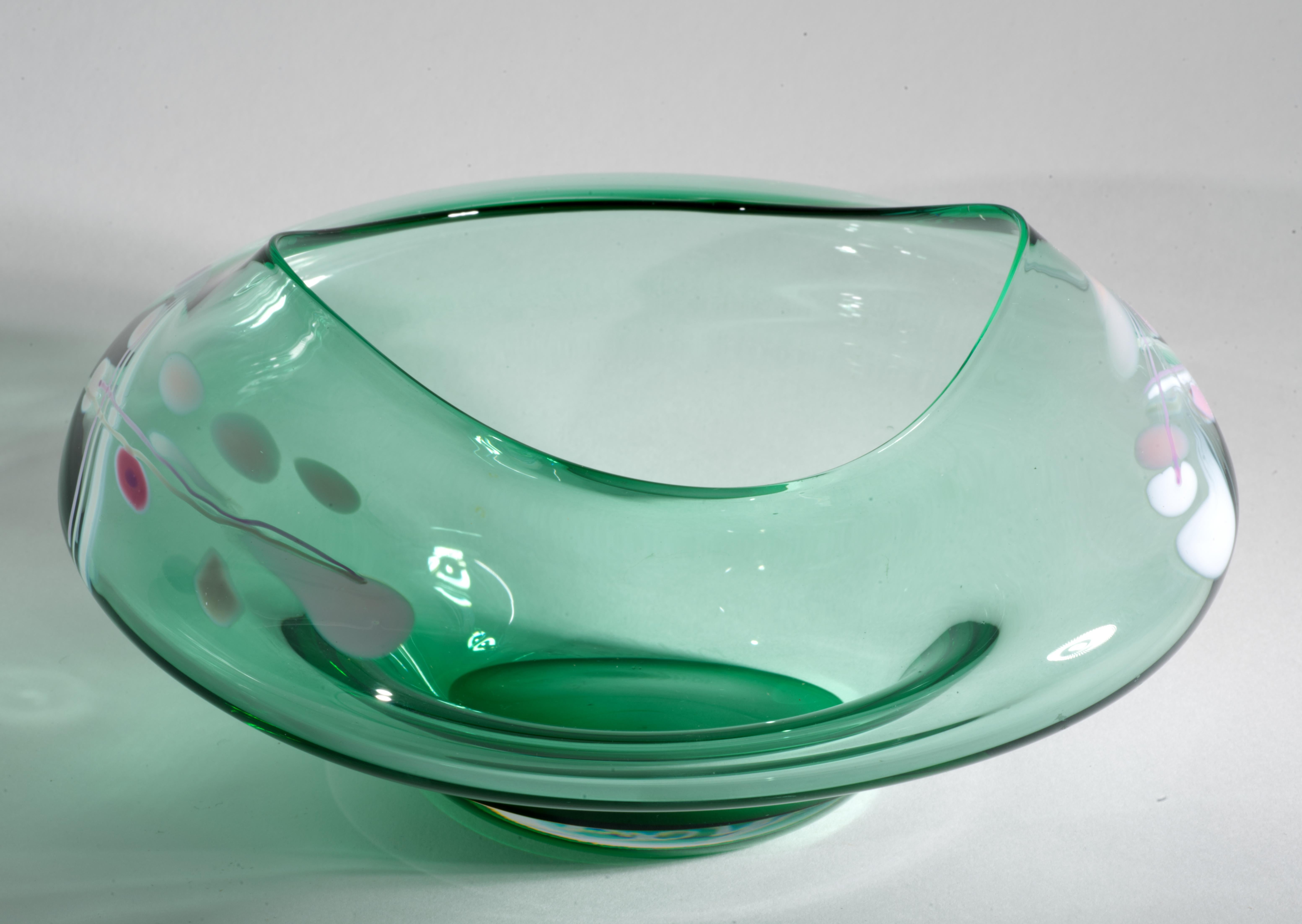Nicholson-Schale aus Milchglas, 1992, American Art Studio Glass (Glaskunst) im Angebot