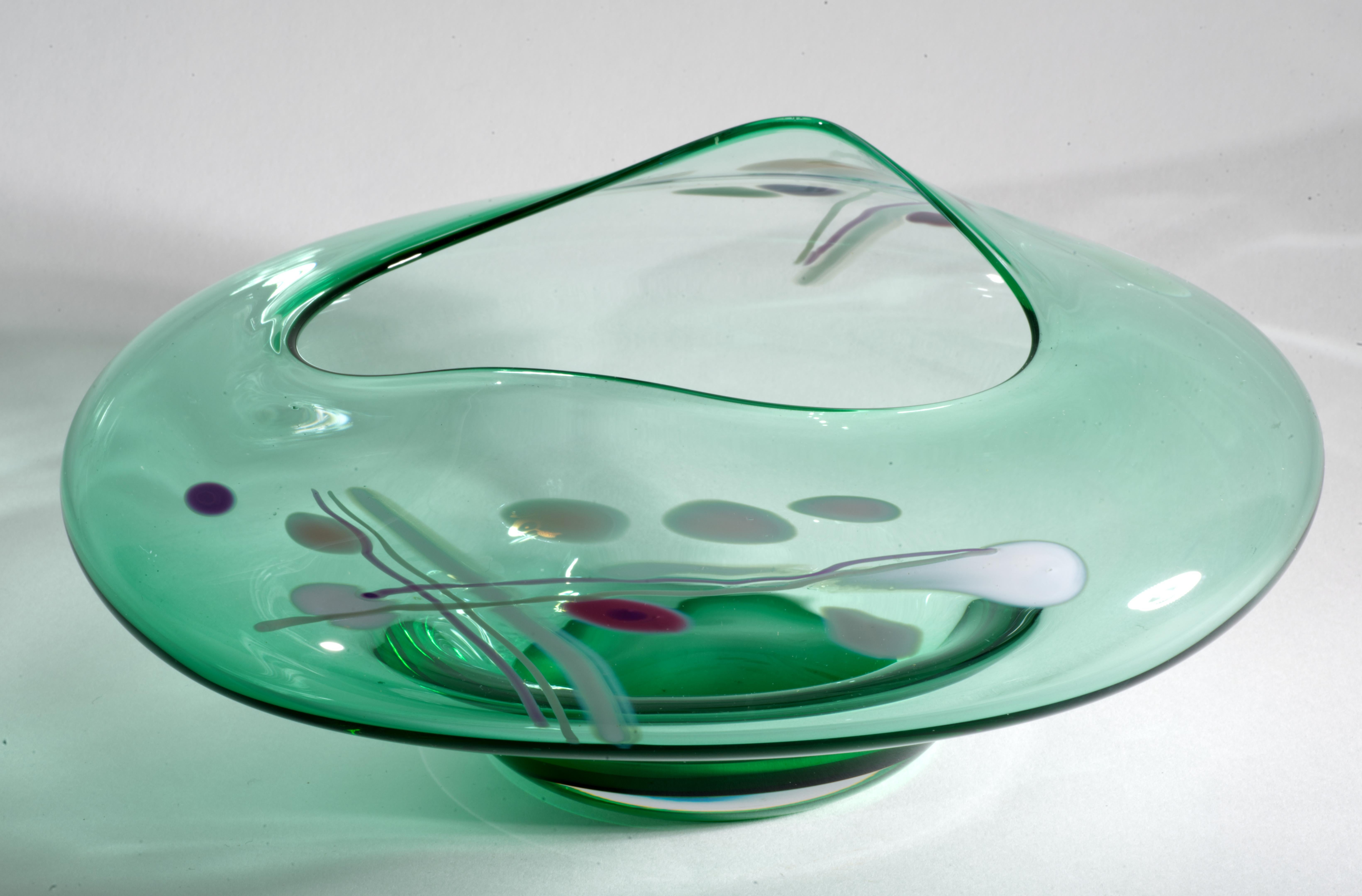 Nicholson-Schale aus Milchglas, 1992, American Art Studio Glass im Angebot 1