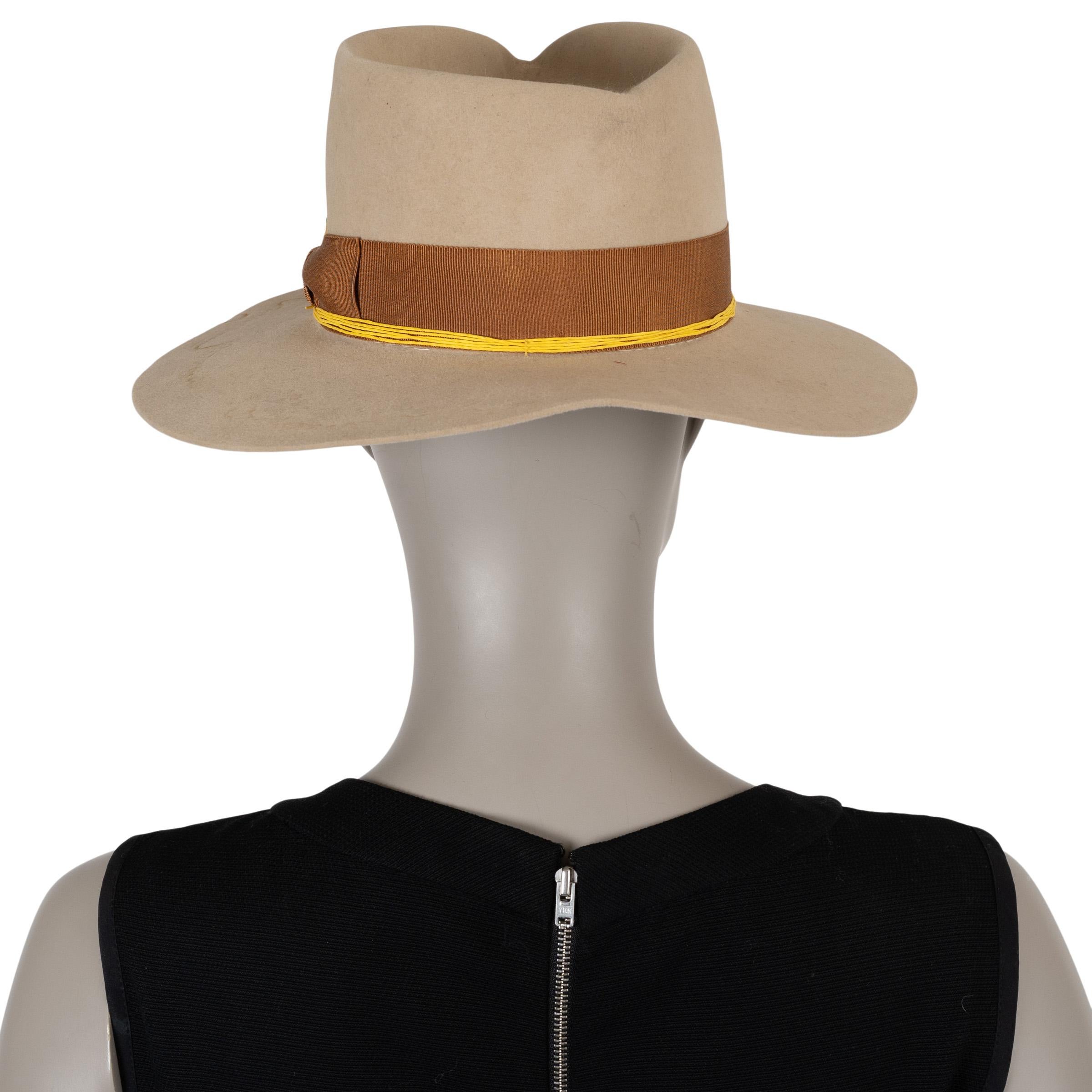 NICK FOUGUET cappello Fedora DISTRESSED in feltro beige pietra 56 In condizioni ottime in vendita a Zürich, CH