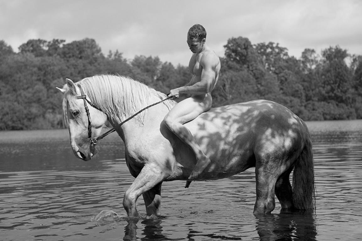 Black and White Photograph Nick Turner - Sans titre (Horseback)