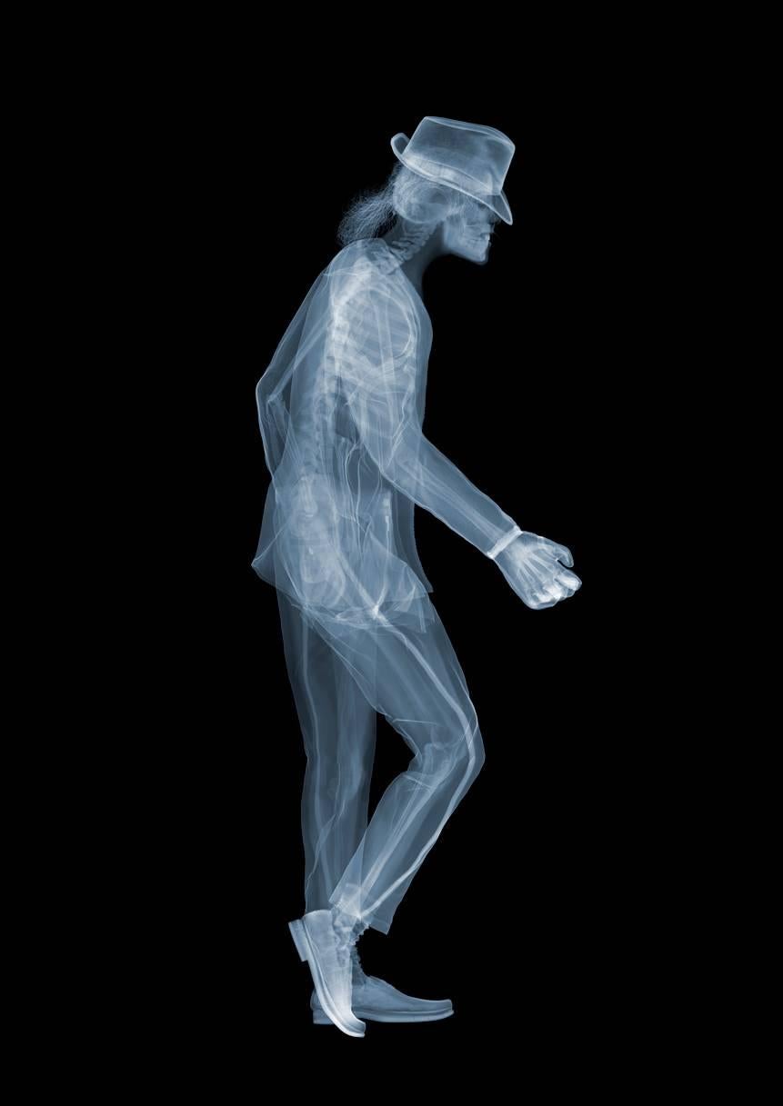 Nick Veasey Abstract Photograph - Michael Jackson