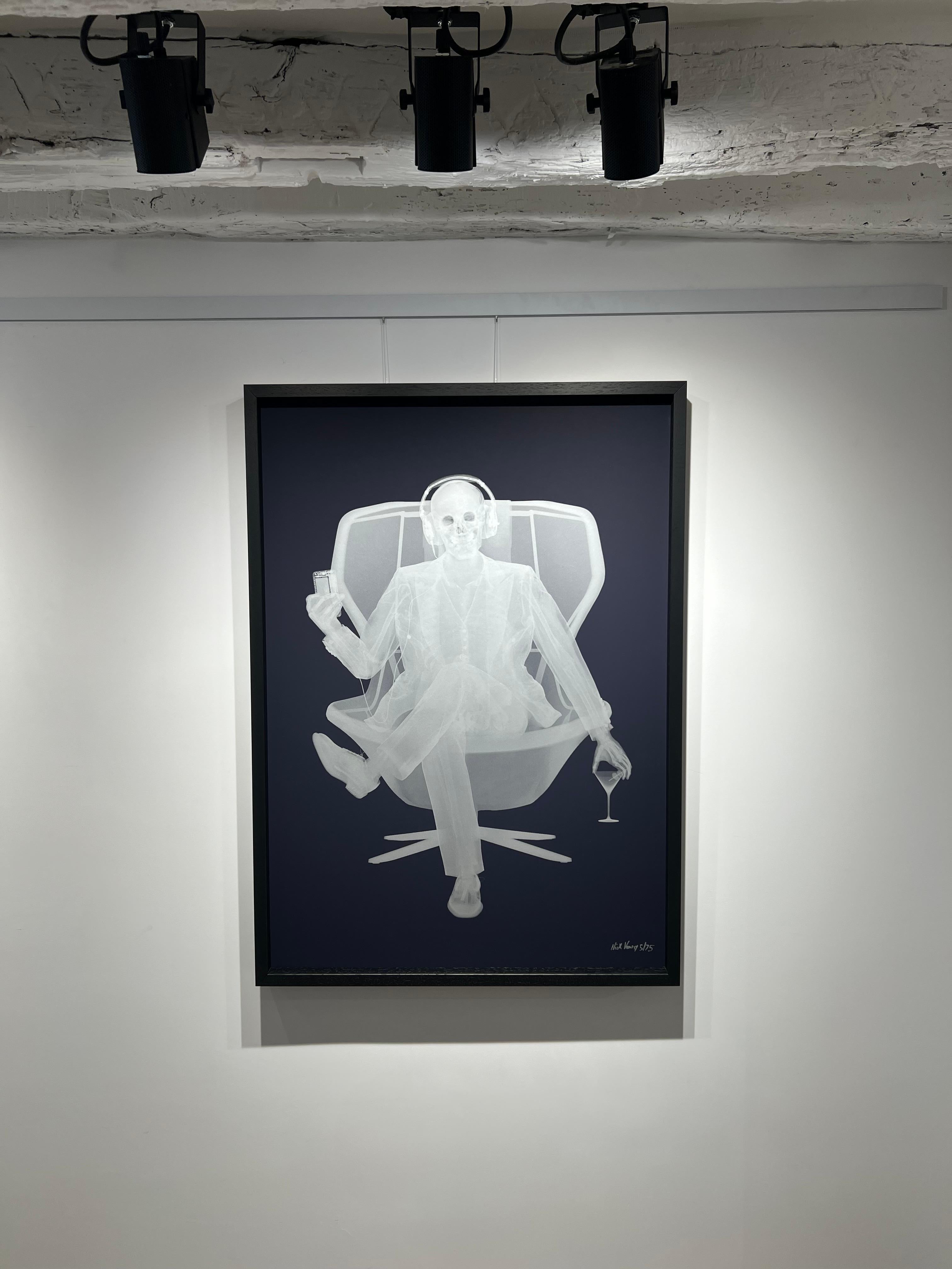 Nick Veasey 
A Silver Silver sérigraphie
2025

De la série Print
Signé et numéroté par l'artiste.
75 x 105 cm cadre inclus
Edition de 75
AP


