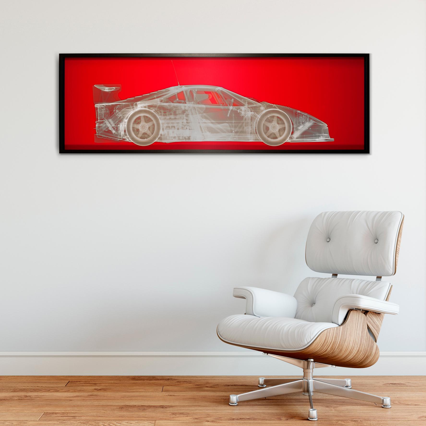 Ferrari F40 Silver sur fond rouge - Painting de Nick Veasey