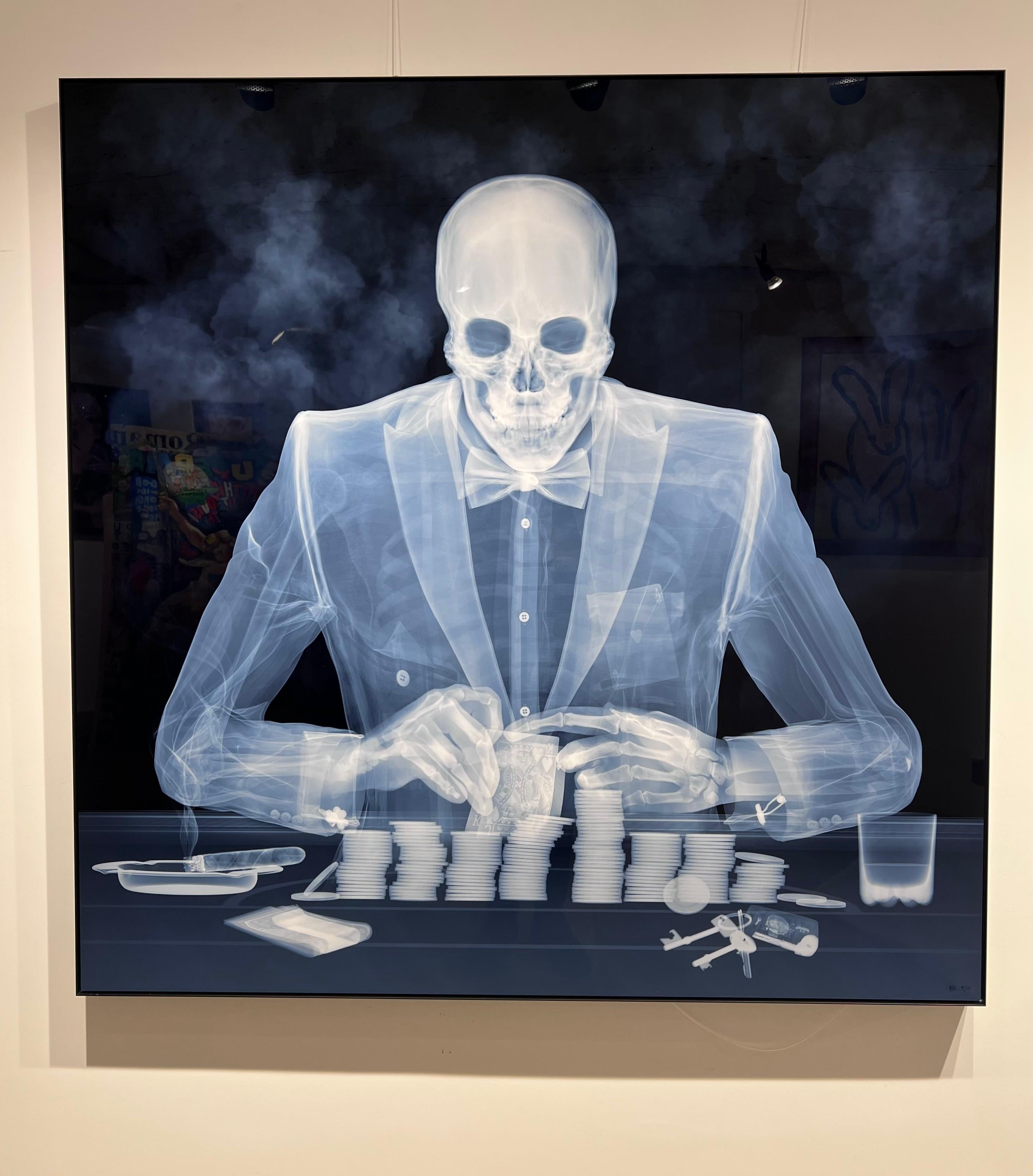 Nick Veasey, ein Mann mit Röntgenblick, schafft Kunst, die zeigt, wie es im Inneren wirklich aussieht. 
Ursprüngliches Kunstwerk.
C-Abzug, Cromaluxe Fotografie. Gerahmt. Signiert und nummeriert von 15 Exemplaren
Begleitet mit dem Katalog des