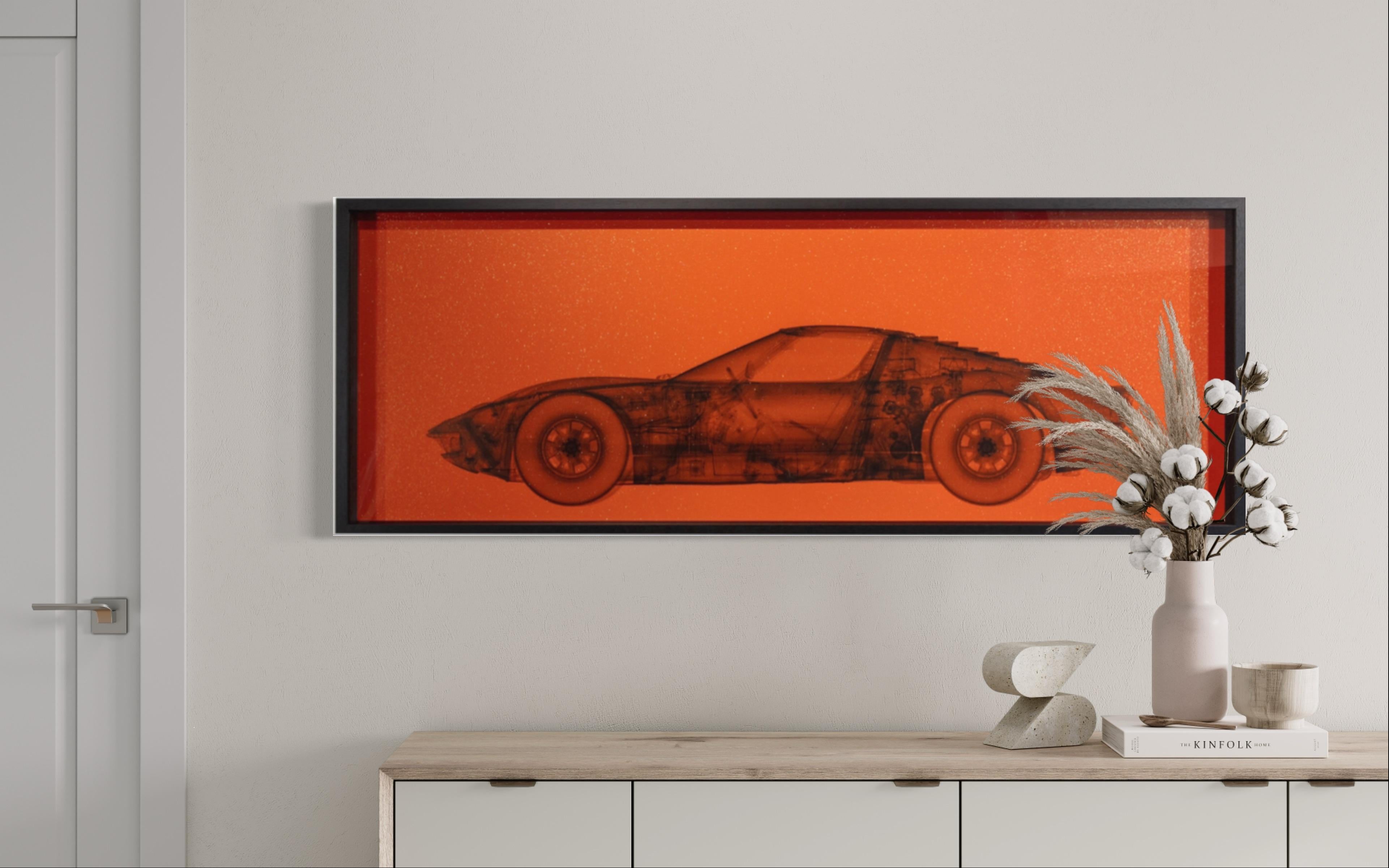 Lamborghini Miura Naranja Metalizado / Impresión de Rayos X / Imágenes Radiográficas - Photograph Contemporáneo de Nick Veasey