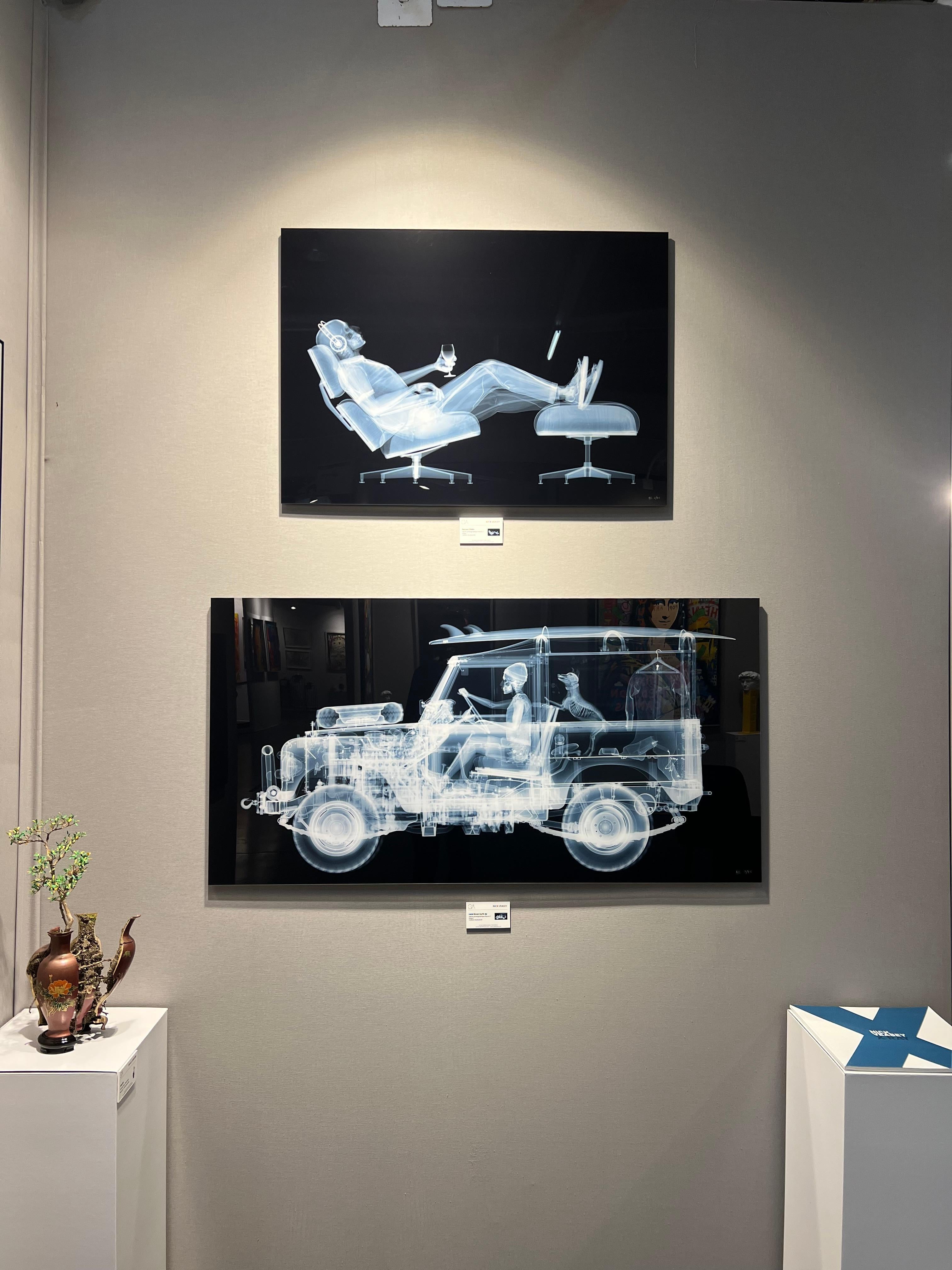 Land Rover Surf's Up - Contemporary Photograph by Nick Veasey