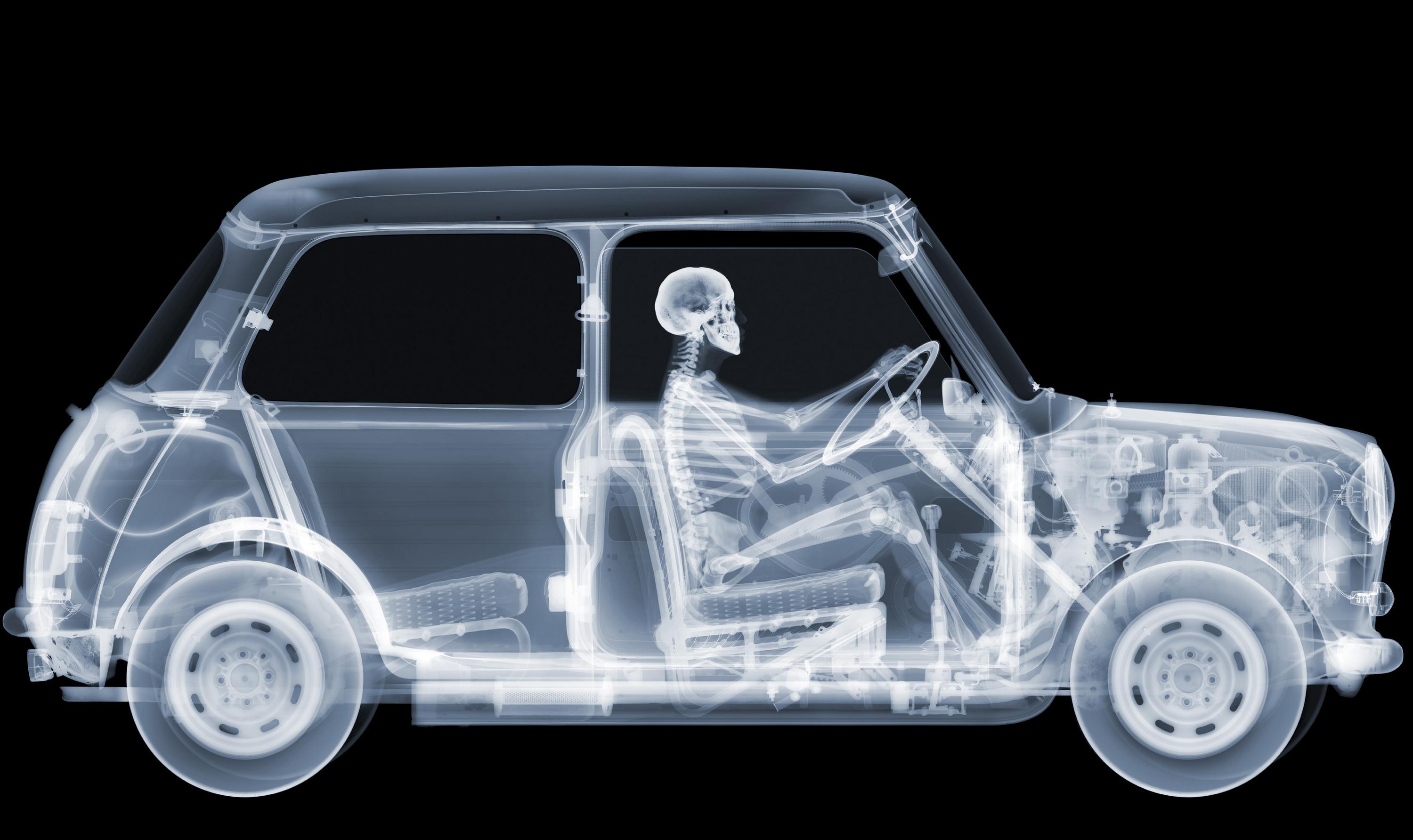 Mini Driver - Siglo XXI, Contemporáneo, Fotografía de Rayos X, Tipo C